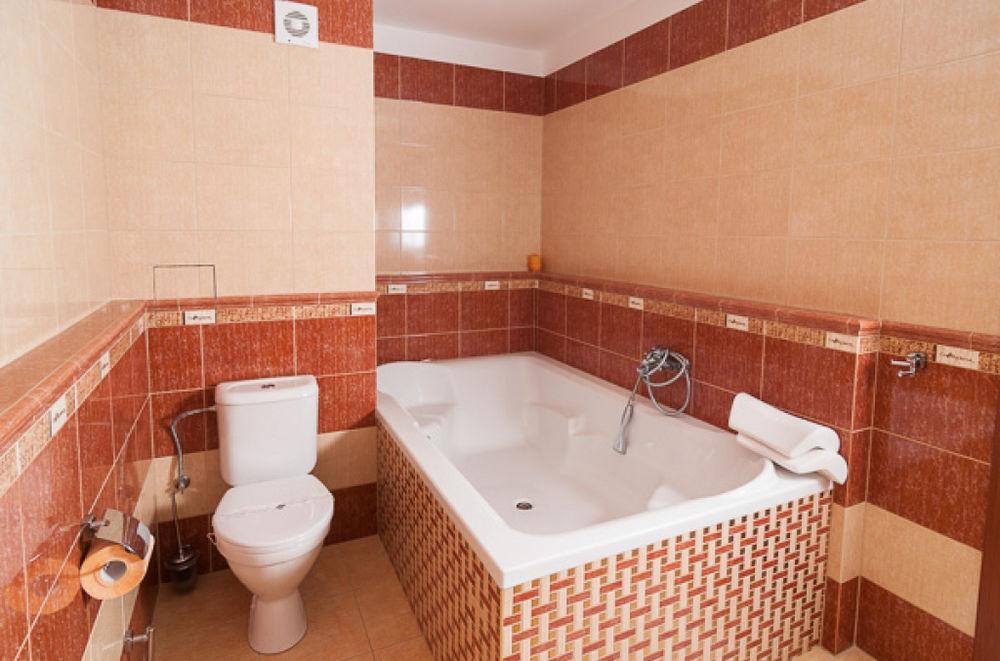 Knezdub Hotel Radejov מראה חיצוני תמונה